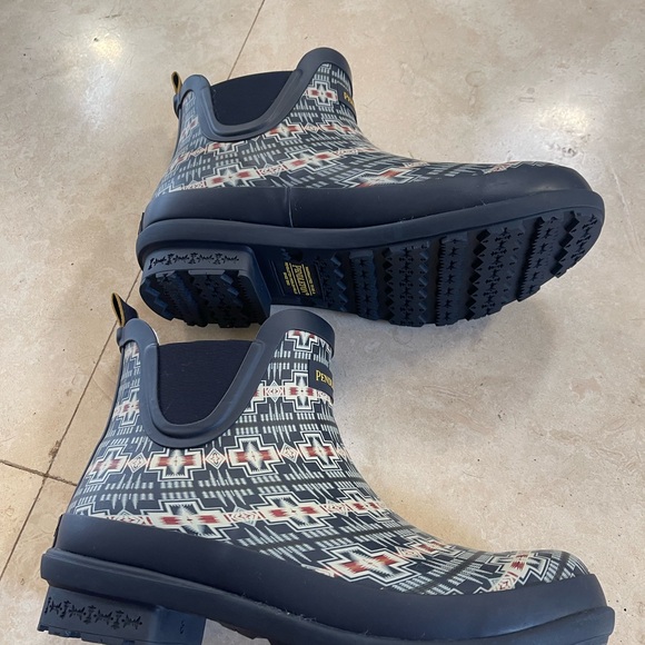 Pendleton New Women's Harding Chelsea Rain Boots - Picture 2 of 6